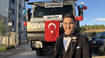 9 aylıkken babası şehit olmuştu! Eyüphan sünnet düğününe babasının adını taşıyan TOMA ile gitti