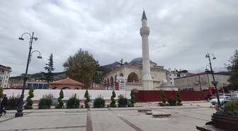 Tokat'ta Gülbahar Hatun Camisi'nin depreme dayanıksız minaresi yeniden inşa edildi