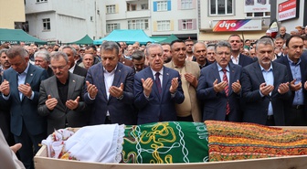 Trabzon Şalpazarı'nda Belediye Başkanı Kurukız'ın annesi Fatime Kurukız defnedildi