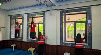 Ağrı'da Merkez Camii, Kızılay gönüllülerince öğle namazına kadar temizlendi