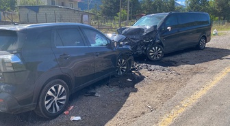 Ardahan Posof-Türkgözü yolunda iki araç çarpıştı, 5 kişi yaralandı