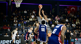 Bahçeşehir Koleji, Çayırova Belediyesi'ni 84-76 yenerek ligde galip geldi
