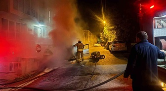 Edirne'de park halindeki otomobil yangında kullanılamaz hale geldi, yaralanan olmadı