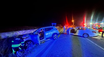 Edirne Keşan'da iki otomobil çarpıştı, kazada 5 kişi yaralandı