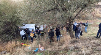 Konya Seydişehir'de kaygan yolda şarampole yuvarlanan otomobilde 5 kişi yaralandı