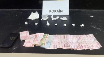 Mersin'de sokak satıcılarına yönelik operasyonda 3 şüpheli tutuklandı