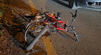 Sakarya Akyazı'da otomobil motosikletle çarpıştı, motosiklet sürücüsü kurtarılamadı
