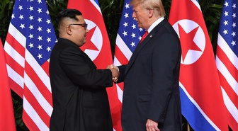 Trump'tan nükleer rest! Kim Jong Un'a başka, İran'a başka mesaj