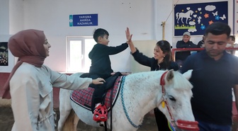YÖK, Ankara'daki hippoterapi merkezinin 20 kanser hastasıyla araştırmasını duyurdu