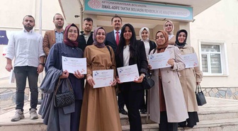 Afyonkarahisar Bolvadin'de Ulusal Kalite Etiketi alan öğretmenlere belgeleri verildi