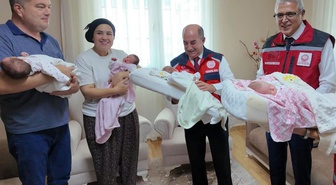 İkinci çocuk hayali dördüz mutluluğuna dönüştü