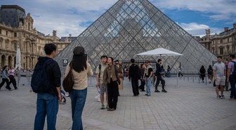 Albüm: Çinli turistler Ulusal Gün tatilinde Paris'e yoğun ilgi gösterdi