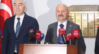 Aydın Valisi Varol, Kuşadası'ndaki pazar yangınında can kaybı olmadığını açıkladı