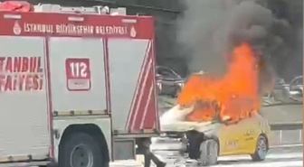 Bağcılar'da taksi alev aldı, alkolmetreyi üflemeyen şoför hastaneye götürüldü