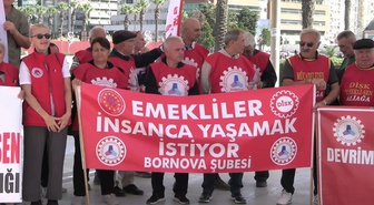Devrimci Emekliler Sendikası İzmir Konak'ta emekli aylıklarının artırılmasını istedi