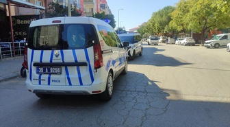 İzmir Ödemiş'te bıçakla yaralanan kişi öldü, eşi cinayet şüphesiyle gözaltına alındı