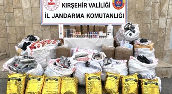 Kırşehir'de jandarma 2 milyon 800 bin liralık gümrük kaçağı ürün ele geçirdi