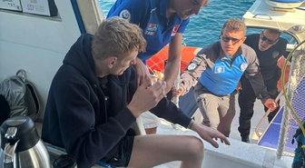 Kuşadası'nda tüplü dalışta fenalaşan Polonyalı turist deniz ekiplerince kurtarıldı