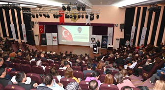 Manisa'da okul idarecileri ve rehber öğretmenlere bilgilendirme toplantısı yapıldı