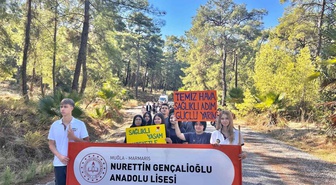 Marmaris'te Dünya Yürüyüş Günü'nde öğrenciler Kaymakam Nurullah Kaya ile adım attı
