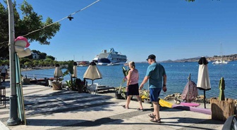 Muğla Bodrum'da iki kruvaziyer 2 bin 888 yolcu ve 1 bin 269 personel getirdi