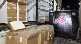 Niğde'de tırda 1 milyon 900 bin doldurulmuş makaron bulundu, 2 zanlı tutuklandı