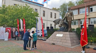 Sinop'ta Amatör Spor Haftası kapsamında yürüyüş ve çelenk töreni gerçekleştirildi