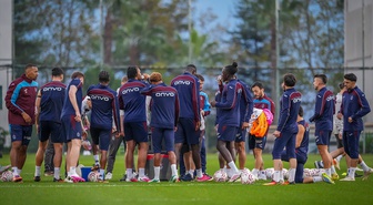 Trabzonspor, Samsunspor maçı hazırlığını sürdürdü, Reis'in doğum günü kutlandı
