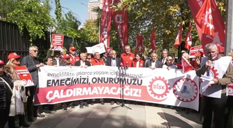 TÜİK önünde eylem yapan emekliler aylıklara zam ve intibak yasası istedi