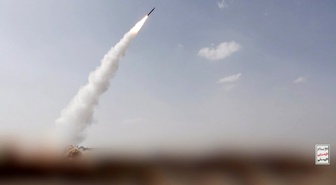 UKMTO, Yemen'in Muha açıklarında geminin yakınında patlamalar olduğunu bildirdi