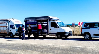 Uşak'ta hayvan hastalıklarına karşı jandarma ve tarım ekipleri yol denetimi yapıyor