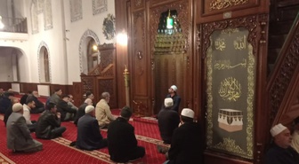 Van Tuşba'da Müftü Demirtaş, Yukarı Nurşin Camii cemaatiyle sabah namazında buluştu