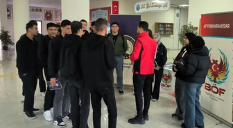 Afyonkarahisar'da polis, üniversite öğrencilerini terör konusunda bilgilendirdi