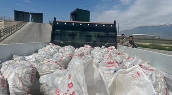 Ağrı'da Van'dan Doğubayazıt'a kaçak getirilen 2 ton inci kefali ele geçirildi