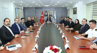 Artvin'de asayiş ve güvenlik konuları Vali Ergün başkanlığındaki toplantıda görüşüldü
