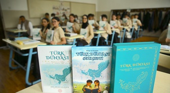 Bakan Yardımcısı Yelkenci, Azerbaycan Türkçesine çevrilen eserleri Bakü'de dağıttı