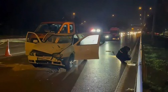 Bursa'da yolun karşısına geçmek isteyen yaya, otomobilin çarpmasıyla hayatını kaybetti