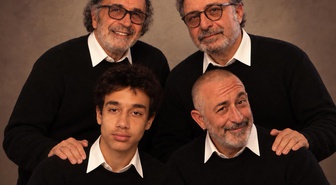 Cem Yılmaz'dan aile pozu! 'Allah saklasın' notuyla paylaştı