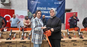Düzce'de 102 fındık üreticisine bakım ekipmanı desteği verildi