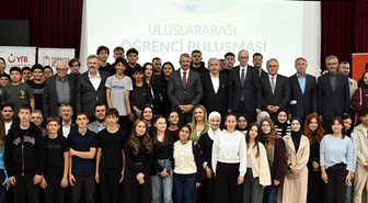 Edirne'deki buluşmada Vali Sezer ve eski TBMM Başkanı Şentop öğrencilerle buluştu