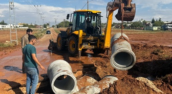 Hatay Reyhanlı'da 1 saatlik yağış Alakuzu'da sele yol açtı, ekili arazi zarar gördü