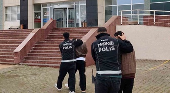 Kars'ta torbacı operasyonunda 18,45 gram bonzai ele geçirildi, 2 şüpheli tutuklandı