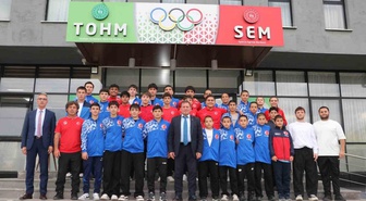 Kayserili güreşçiler U15 Balkan Şampiyonası'nda şampiyonluk ve üçüncülük kazandı