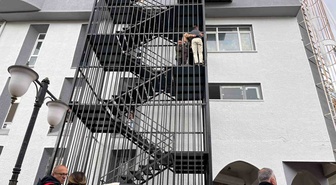 Kırşehir Ahi Çarşısı'nda intihar girişiminde bulunan özel birey kurtarıldı