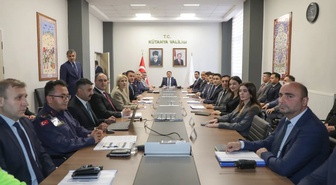 Kütahya Valiliğinde İyilik Var platformunun İyilik Kapısı uygulaması anlatıldı