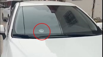 Mardin Kızıltepe'de park halindeki aracın ön camına yorgun mermi isabet etti