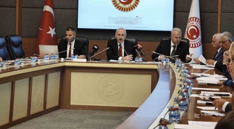 Mertoğlu, yabancı konaklama platformları teklifini TBMM komisyonunda anlattı