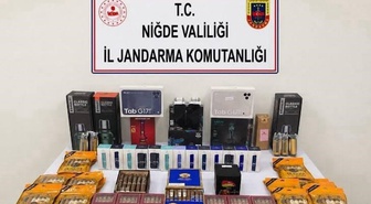 Niğde Ulukışla'da jandarma kaçak elektronik ve tütün ürünü ele geçirdi