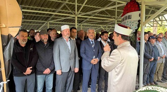 TRT muhabiri Levent Öztürk, Akçakoca'da kalp krizi geçirip Düzce'de defnedildi.