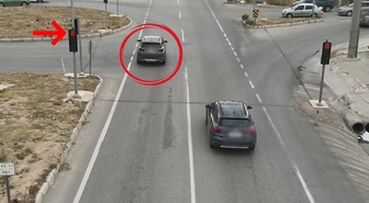 Uşak'ta kırmızı ışık ve emniyet kemeri denetimleri KGYS ve drone desteğiyle sürüyor
